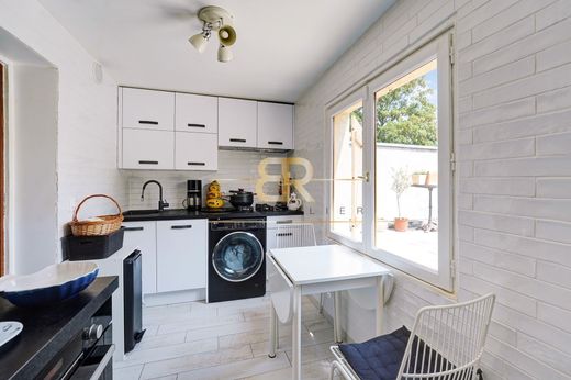 منزل ﻓﻲ Colombes, Hauts-de-Seine