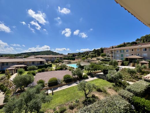 Apartment / Etagenwohnung in La Croix-Valmer, Var