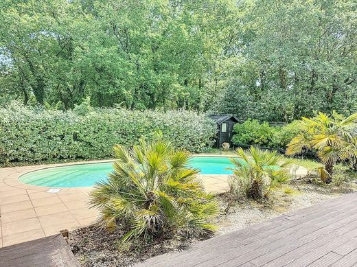 Luxury home in Cestas, Gironde