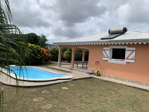 Luxe woning in Le Lamentin, Martinique
