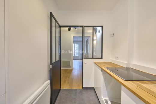 Apartament w Montmartre, Abbesses, Grandes-Carrières, Paris