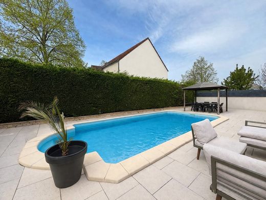 Casa di lusso a Neuilly-lès-Dijon, Cote d'Or