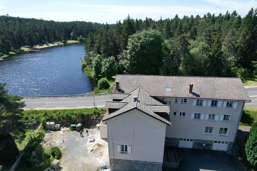 Luxe woning in La Chaise-Dieu, Haute-Loire
