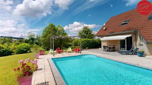 Luxe woning in Auxon-Dessous, Doubs