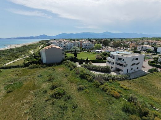 Luxury home in Saint-Cyprien-Plage, Pyrénées-Orientales
