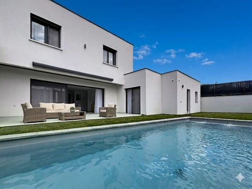 Luxury home in Gleizé, Rhône