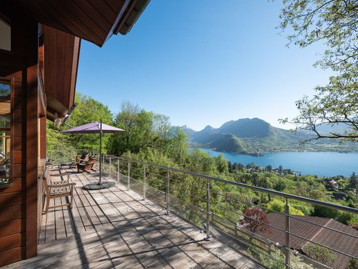 Chalet in Talloires, Haute-Savoie