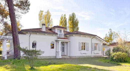 Luxus-Haus in Mont-de-Marsan, Landes