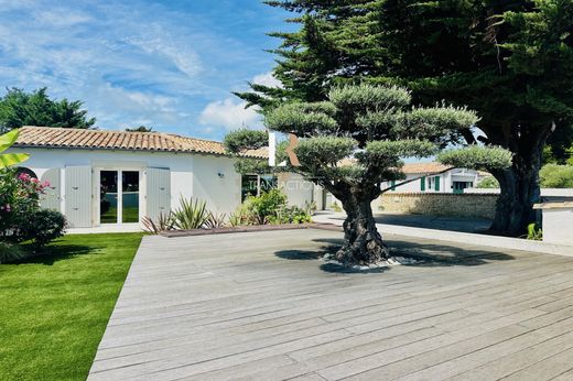 Casa di lusso a Rivedoux-Plage, Charente-Maritime