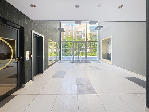 Apartment / Etagenwohnung in Asnières-sur-Seine, Hauts-de-Seine