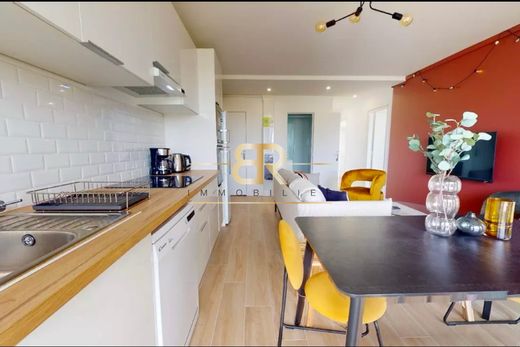 Apartment in Colombes, Hauts-de-Seine