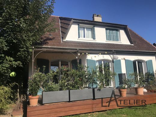 Luxe woning in Fourqueux, Yvelines