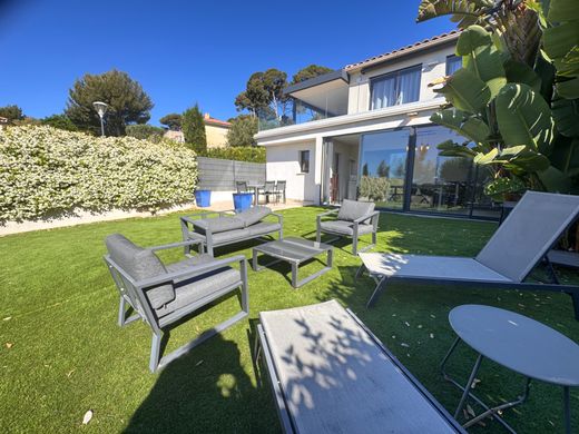 Apartment in Sanary-sur-Mer, Var