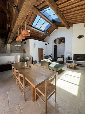 Canet-en-Roussillon, Pyrénées-Orientalesの高級住宅