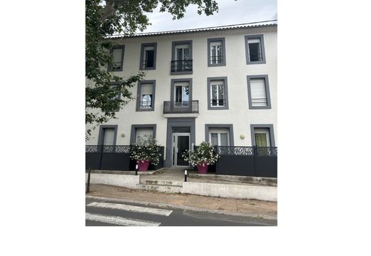 Casa di lusso a Lamalou-les-Bains, Hérault