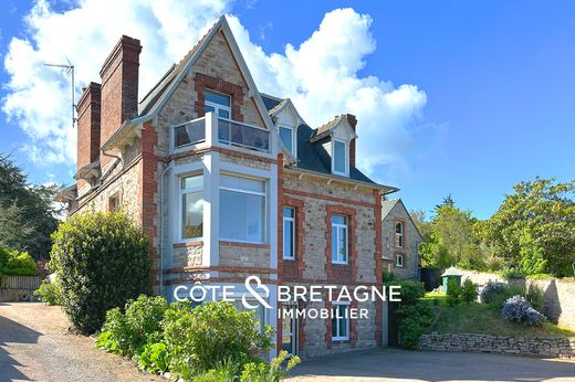 Luxury home in Erquy, Côtes-d'Armor