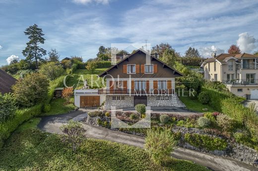 Luxus-Haus in Annecy-le-Vieux, Haute-Savoie