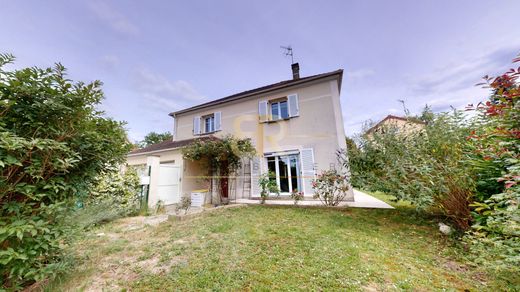 Maison de luxe à Montgeron, Essonne