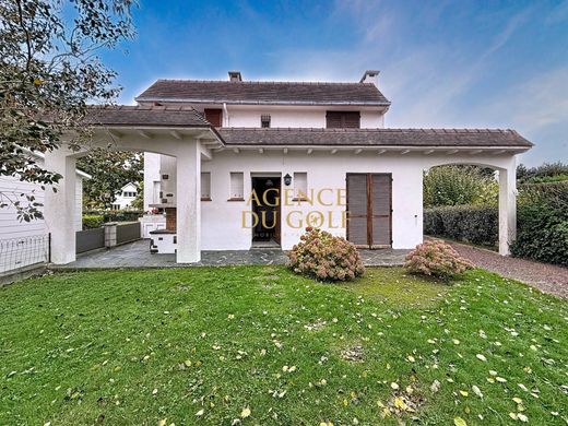 豪宅  Cucq, Pas-de-Calais