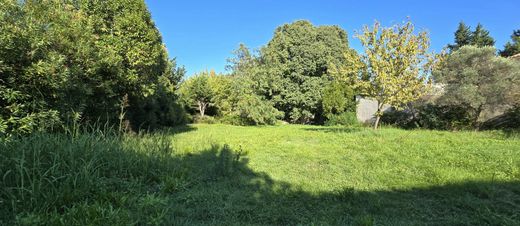 Land in Fontvieille, Bouches-du-Rhône