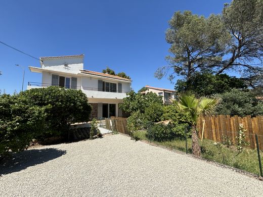 Apartment / Etagenwohnung in Saint-Raphaël, Var