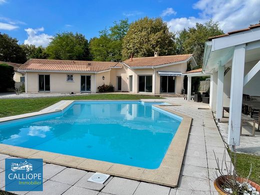 Элитный дом, Arsac, Gironde