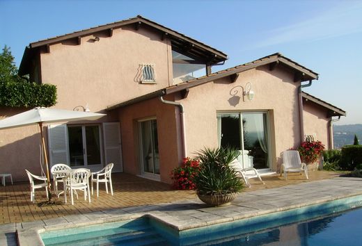 Πολυτελή κατοικία σε Albigny-sur-Saône, Rhône