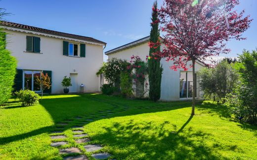 Luxe woning in Saint-Cyr-au-Mont-d'Or, Rhône