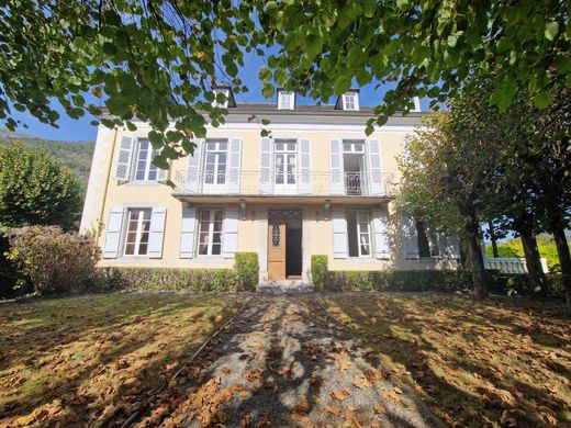 Argelès-Gazost, Hautes-Pyrénéesの高級住宅