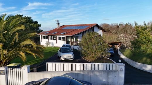 Luxury home in Lahonce, Pyrénées-Atlantiques