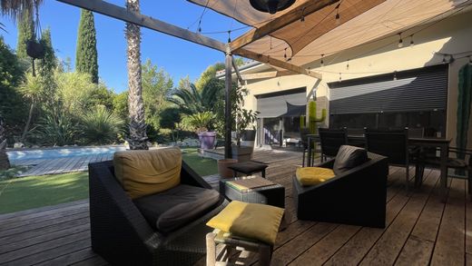 Элитный дом, Saussines, Hérault