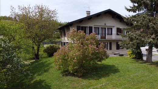 Casa di lusso a Groisy, Alta Savoia