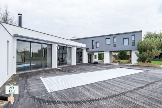 Luxury home in Le Fenouiller, Vendée