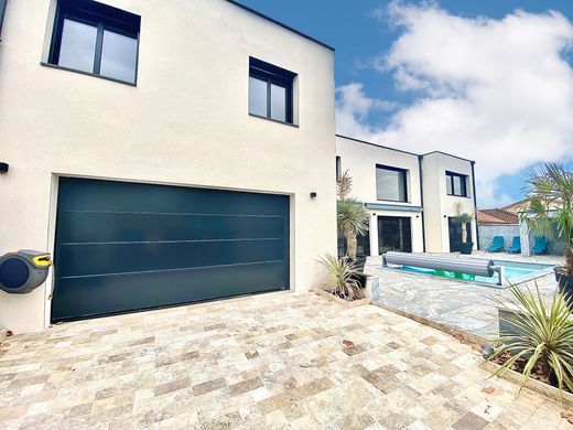 Luxe woning in Roanne, Loire