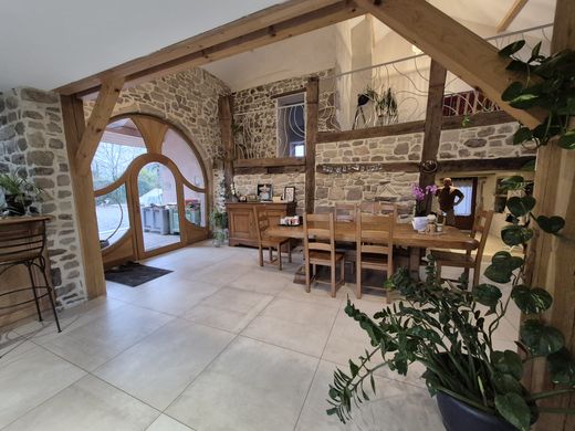 Luxury home in La Lanterne-et-les-Armonts, Haute-Saône