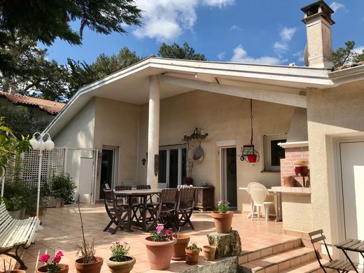 Villa in Pyla sur Mer, Gironde