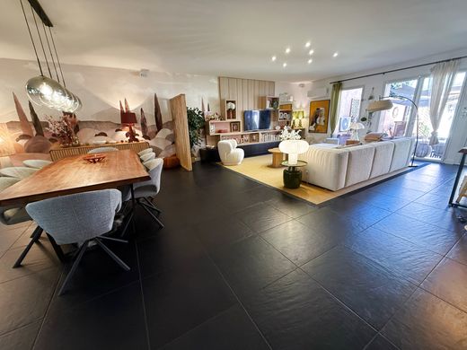 Luxury home in Vichy, Allier