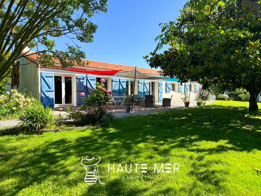 Luxury home in Jard-sur-Mer, Vendée