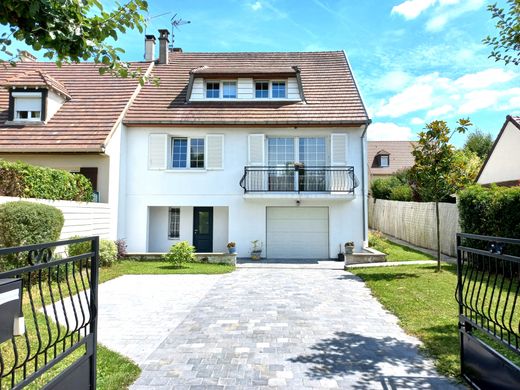 Luxury home in Plailly, Oise