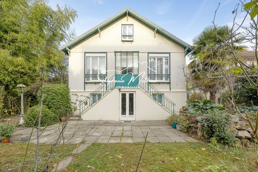 Luxury home in Rueil-Malmaison, Hauts-de-Seine