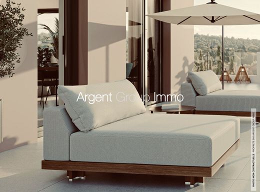 Apartment / Etagenwohnung in Toulon, Var