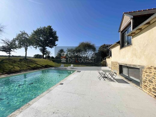 Casa di lusso a Tinténiac, Ille-et-Vilaine