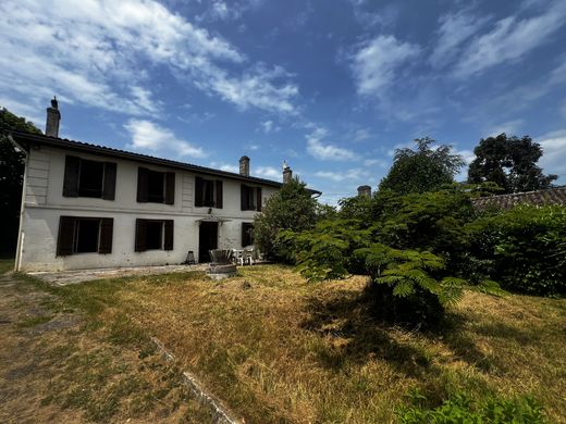 Luksusowy dom w Camblanes, Gironde