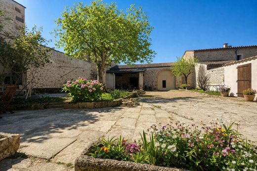 Luxury home in Vergèze, Gard