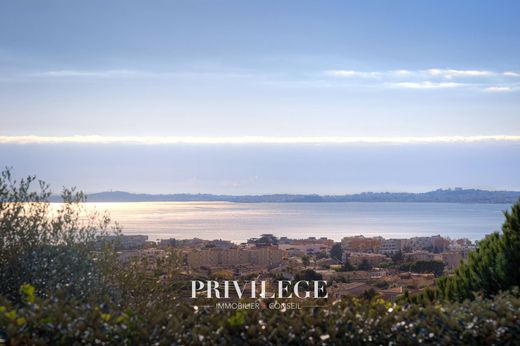 Apartment / Etagenwohnung in Saint-Laurent-du-Var, Alpes-Maritimes