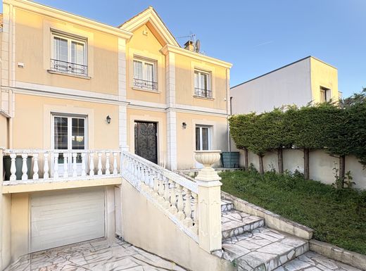 Ormesson-sur-Marne, Val-de-Marneの高級住宅