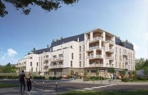 Apartment / Etagenwohnung in Châtenay-Malabry, Hauts-de-Seine