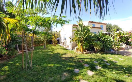 Villa in Puget-Ville, Var