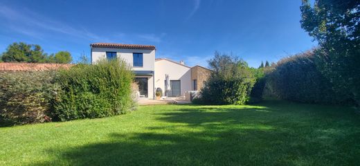Villa in Aix-en-Provence, Bouches-du-Rhône