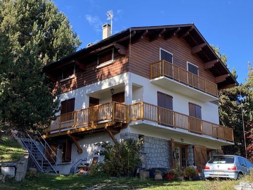 Bolquère, Pyrénées-Orientalesのシャレー